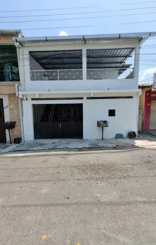 Casa em Frente a Praça do Santa Luzia