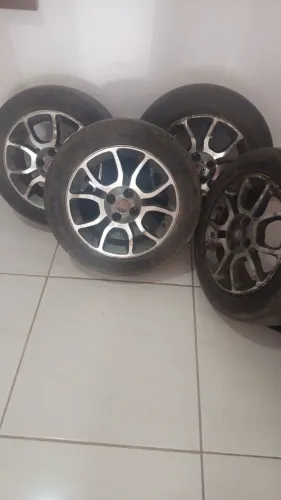 Rodas aro 15 com pneus Fiat argo uno Siena Punto Palio 