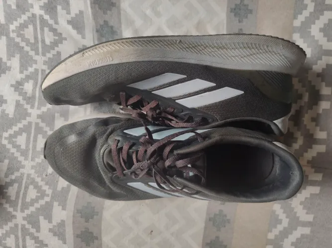 Tênis Adidas n43