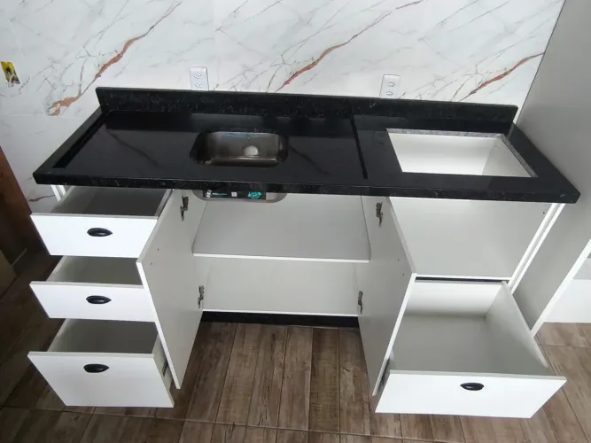 Balcão de mdf com pia de granito verde Ubatuba com espaço para cooktop valor 2.350,00 rea