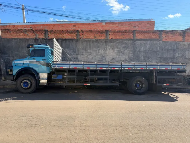 Caminhão 1513 file