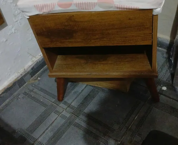 Vendo cabeceira e dois criados mudos