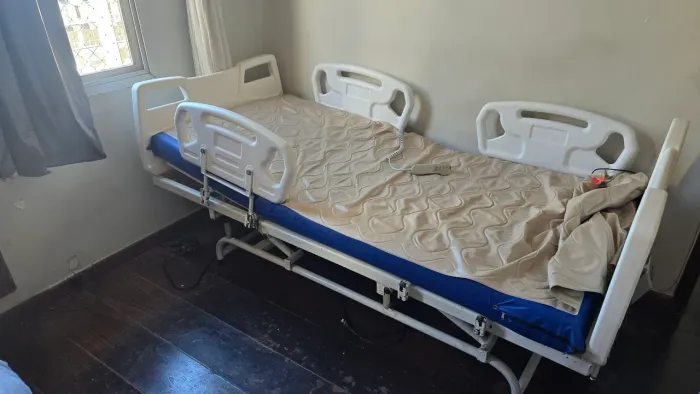 Cama hispitalar eletrica