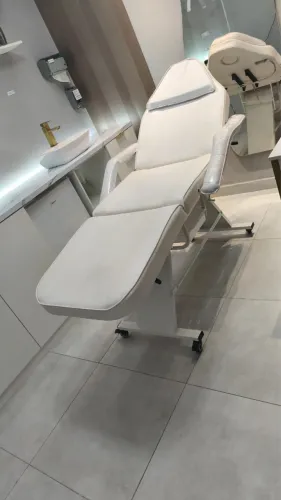 Maca/Poltrona Fixa para Estética, Podologia e Spa - Branca