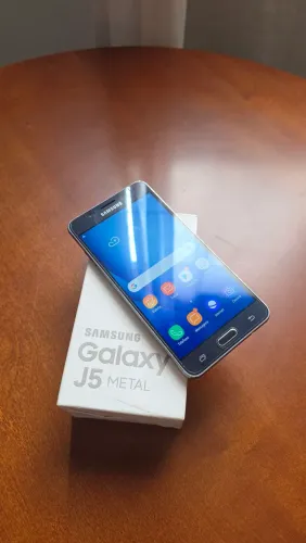 Galaxy j5 metal