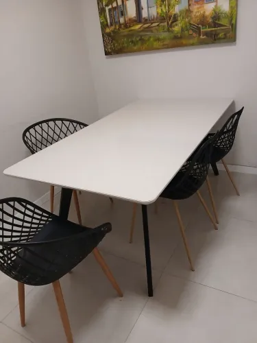 Mesa e 4 cadeiras  pedra com tampão de vidro