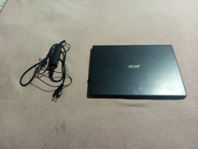 Notebook com mouse bluetooth