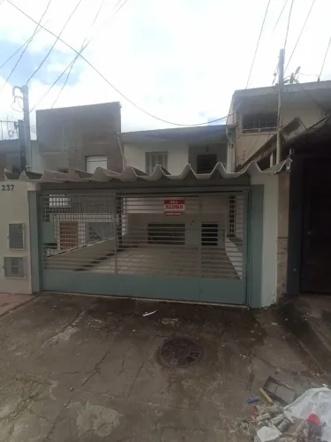 Sobrado com 3 dormitórios para alugar, 220 m² por R$ 3.695,34 - São Judas - São Paulo/SP
