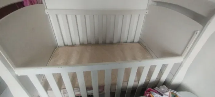 Berço com colchão 200,00