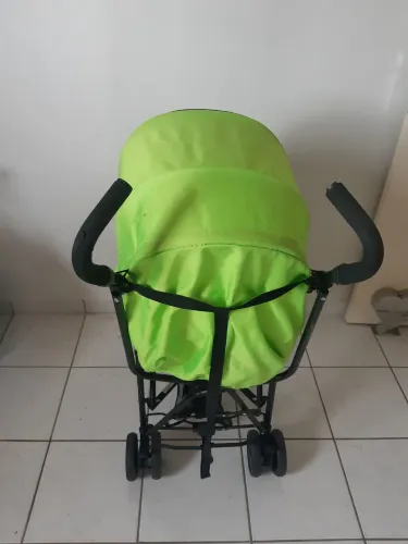 Carrinho de bebê para passeio