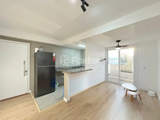 Vende apartamento com 50 m², 2 quartos, 1 vaga no Bairro Glória - Porto Alegre - RS