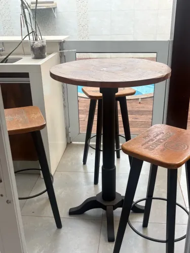 Mesa Bistrô Alta + 3 Banquetas - Área Gourmet