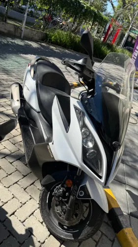     Kymco Downtown 300i - Ideal para Cidade e Estrada