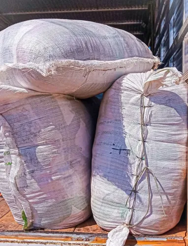 Atacadao de roupas e fardos seminovos de 1 linha