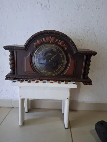 Relogio de mesa Silco antigo (funcionando)