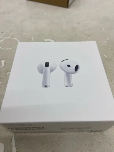 AirPods 4 Apple