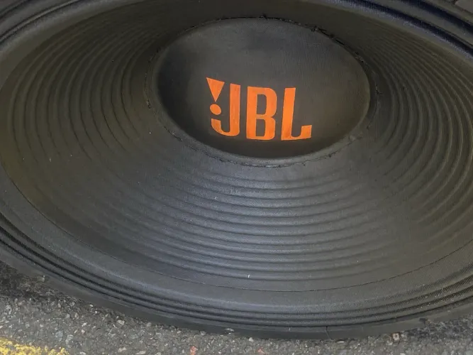 Woofer 15 pol JBL 300 Rms com box