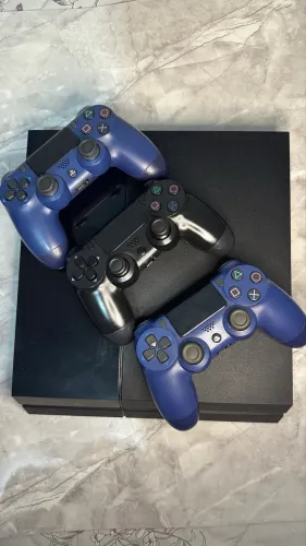 PS4 Slim 500GB + 3 Controles - Aceito Troca