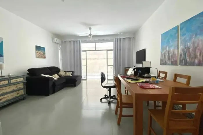 Barra da Tijuca! Apartamento, sala, varanda, 2 quartos, 1 suite, dependências, 1 vaga, inf