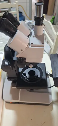 Microscópio Gemologico para analisar pedras preciosas é raras