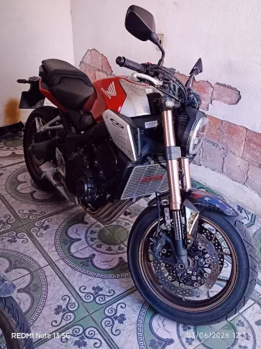 VENDO CB 650r ANO 21/21 QUITADA.