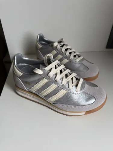 Tênis Adidas SL72