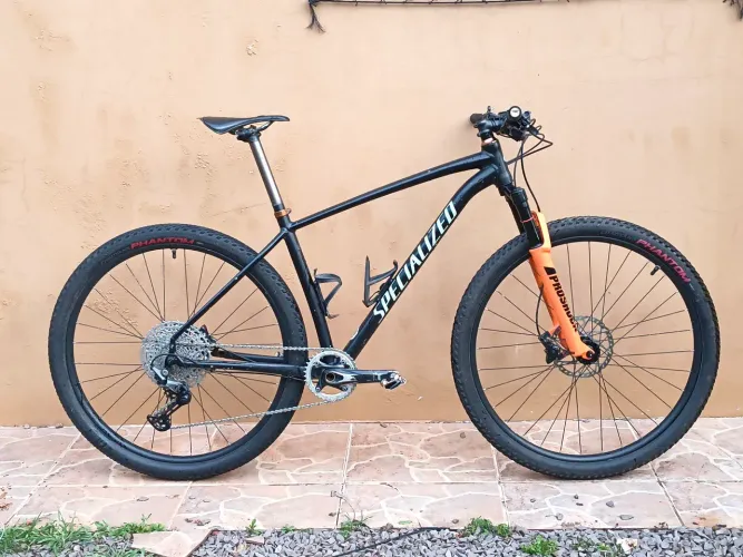Specialized Rockhopper Top.