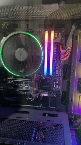 PC gamer + mesa e cadeira