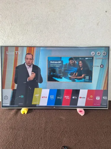 TV SMART LG WEB OS 4K ULTRA HD 49 POLEGADAS FUNCIONANDO PERFEITAMENTE SEM OS PES