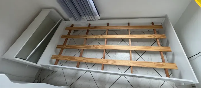 Vendo cama solteiro