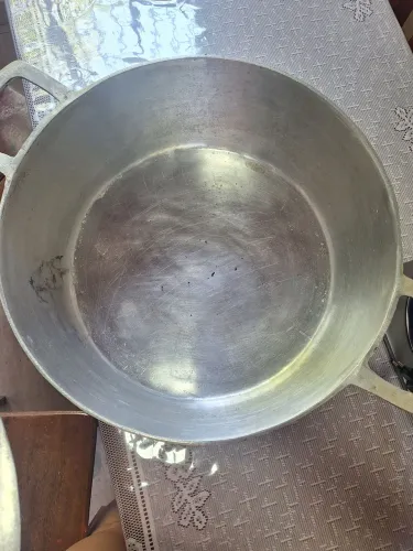 Panela grande de Alumínio Batido