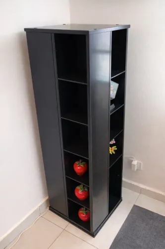 Móvel Tok Stok giratório organizador de DVDs, CDs, decorativo