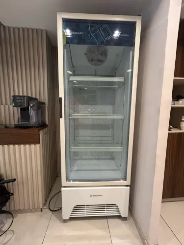 Geladeira expositora - Metalfrio