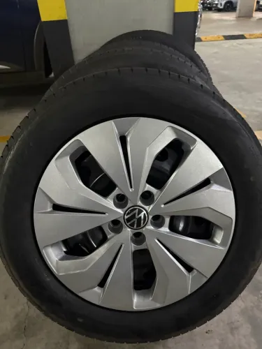 Roda e Pneu Pirelli Scorpion 205/60 16 