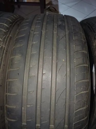 Vendo 3 pneus 225/50/17.
