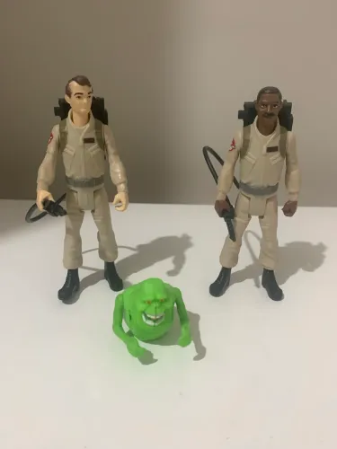 Boneco caças fantasmas usa