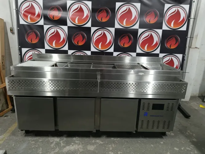 Balcão de Barman Refrigerado 3 portas 220 volts Caribe, fabricado pela Referencial Inox