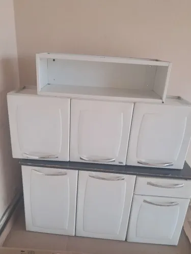 Armario de cozinha de 3 peça e outra de um