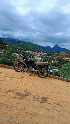 Moto em perfeito estado de conservação só transferir
