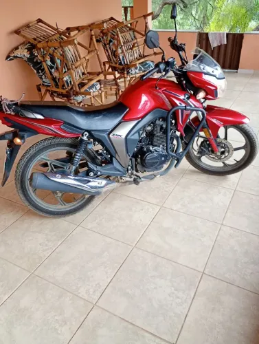 Vende-se uma moto haojue dk 150 ano 2021.valor 11.000.00 mil reais