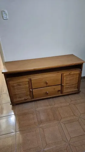 RACK COM MADEIRA MACIÇA