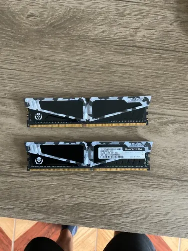 Kit 16GB (2x8GB) de RAM DDR4 3200mhz - Team Group Vulcan