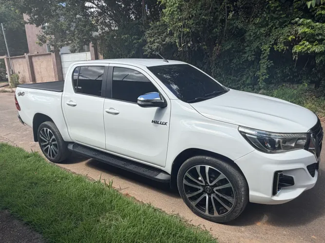 Toyota Hilux CD SRV 4X4 2.7 Flex 16V Aut. 2017