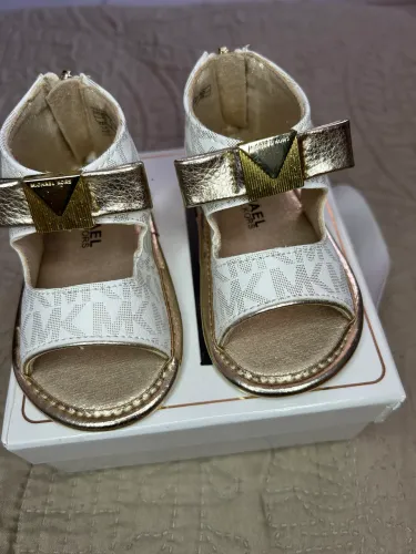 Sandália infantil Michael Kors