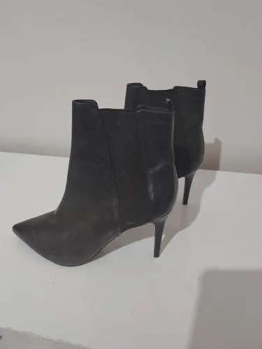 Bota Arezzo número 37