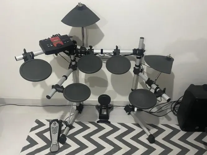 Bateria Eletrônica Yamaha DTXplorer