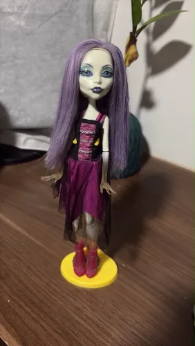 Boneca Monster High (conservada)