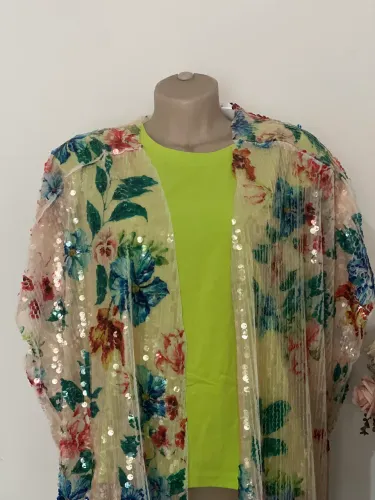Kimono Farm com tag ! Maravilhoso pra usar com biquíni e cair na folia ! 