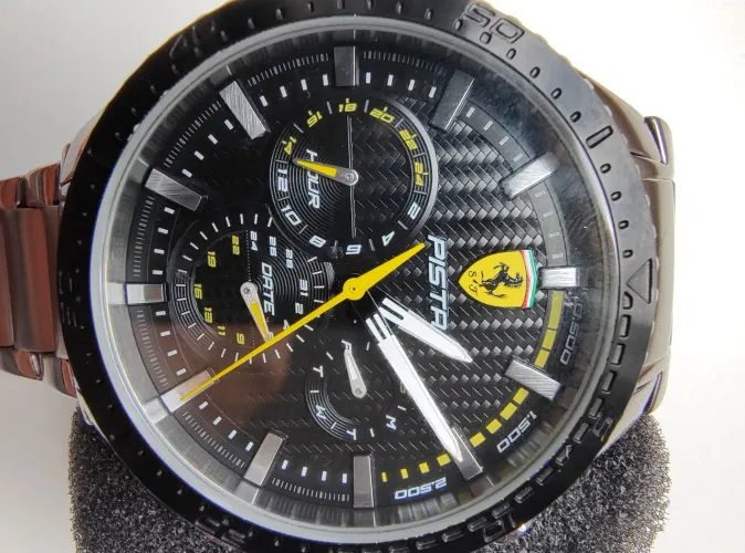 Relógio Ferrari Modelo Pista. Na Caixa. Comprado em Maranello-Itália