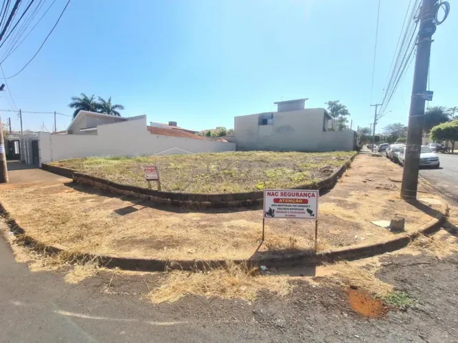Terreno Padrão em Ribeirão Preto